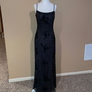 Cache Beaded Gown in Black. Size M.